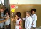 El saludo de una maestra de Pringles que se hace viral