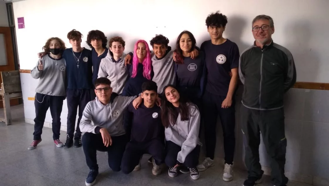 Solidarios: alumnos de la Técnica de Pringles arreglan bicicletas para niños y niñas del Hogar  