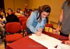 Firma de actas de adjudicación de las viviendas