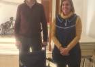 El Club Rotario local hizo entrega de una silla de ruedas a la Escuela Especial N°502