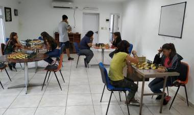 Tiempo de definiciones en UEC