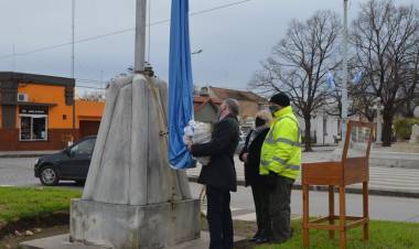 Matzkin presidió el acto por el Día de la Bandera