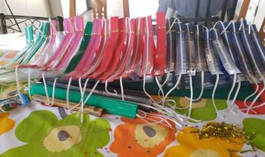 Vecinas donan máscaras en Indio Rico