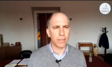 COVID-19: "Vamos a tener que adaptarnos y a aprender a vivir con esto"