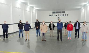 "Por todos los Lomonegro, felices 107 años de vida"