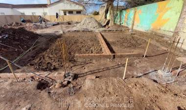 Lucarelli supervisó las obras de la ES 2 y la EP 2