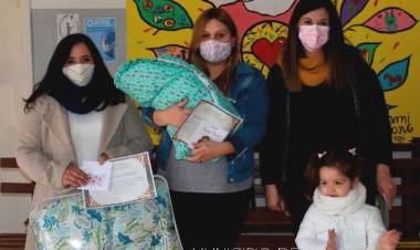 El Municipio de Pringles premió a las ganadores del Concurso fotográfico de Lactancia Materna