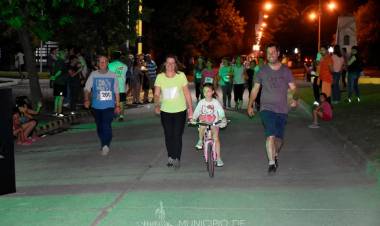 Más de 200 participantes se sumaron a la Carrera Nocturna