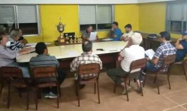 Fútbol: Pases, fichas y próxima fecha