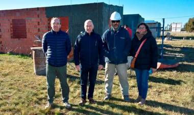 “La alegría de los indiorricenses que se haya comenzado a trabajar en las viviendas"