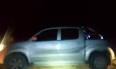 Ruta 51: Encontraron un muerto con un balazo a bordo de una camioneta