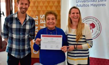 Entrega de certificados del Curso de funcionamiento de dispositivos móviles