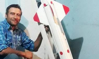 Albañil, músico y modelista: replicó al misil Exocet que se usó en Malvinas