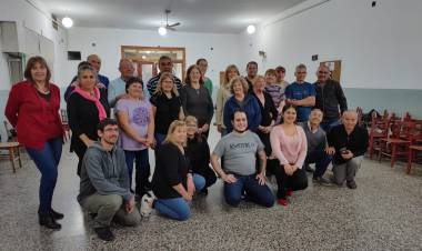 Iniciaron las clases de tango en el Roca
