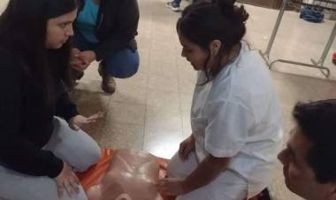 Taller de RCP en el IFDyT 158