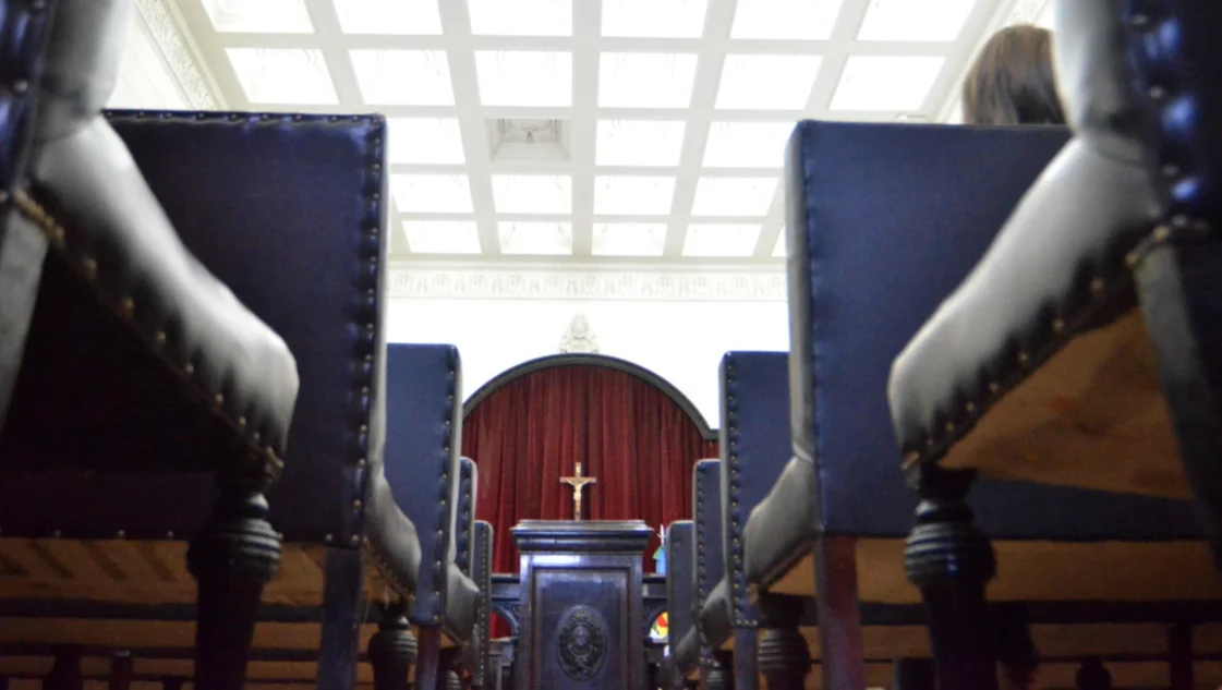 Por una indisposición del acusado suspendieron un juicio por jurados