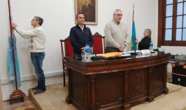 Renuncia, Fondo de emergencia y vecino distinguido, fueron algunos de los temas del HCD