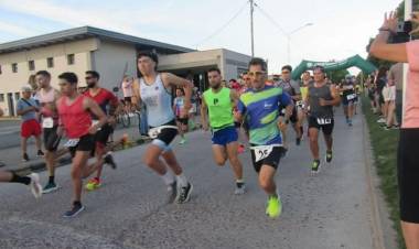 Jimena Marino y Alejandro Azcarate ganaron el 2do. Duatlón Nocturno