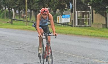 De Coronel Pringles al continente: Juan Kolep busca apoyo para competir en la Copa Panamericana de triatlón