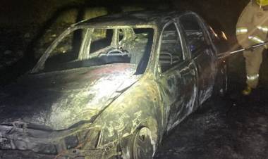 "La cruz de fuego", entre la ruta 72 y 51: en 2 años 18 autos incendiados