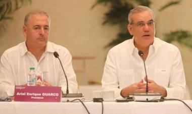 Presidente dominicano elogió al modelo cooperativo en una reunión encabezada por Ariel Guarco