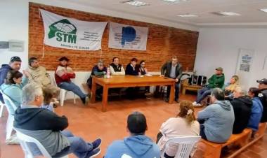 Charla sobre jubilación para trabajadores municipales