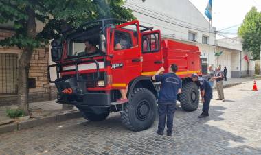 Bomberos Voluntarios: Aniversario y nueva unidad