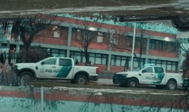 Fuerte custoria policial en las escuelas de Pringles