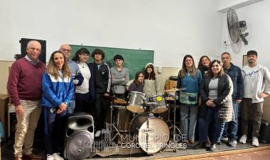 La Escuela Secundaria de Educación Artística Nº 2 y el Centro de Educación Física Nº 25 recibieron nuevo equipamiento