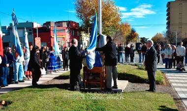 Acto Oficial por el 216° Aniversario de la Revolución de Mayo