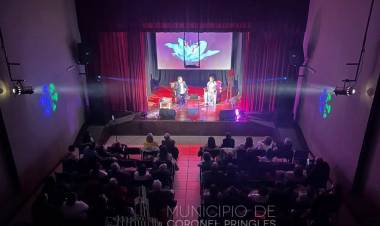 Gran convocatoria para el show lírico pop en Casa del Bicentenario