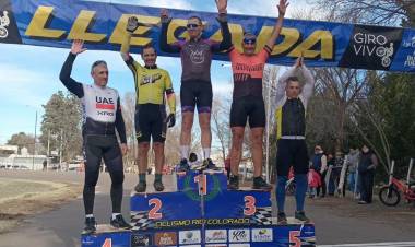 Bochín Mandrini y Guillermo Erro se subieron al podio en Río Colorado