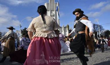 Acto oficial por el 210° Aniversario de la Declaración de la Independencia