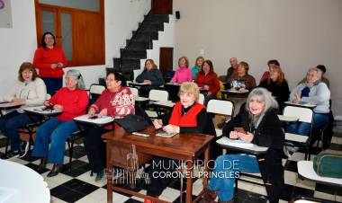 Comenzó un nueco Curso UPAMI de NUevas pantallas inteligentes y sus usos