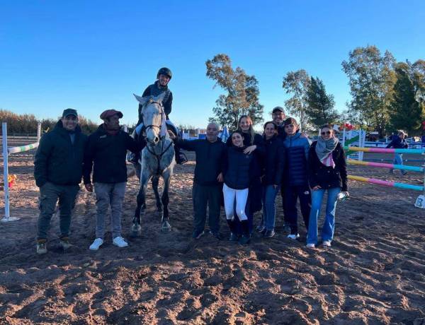 Equitación: Jinetes y Amazonas concursaron en Bahía Blanca 
