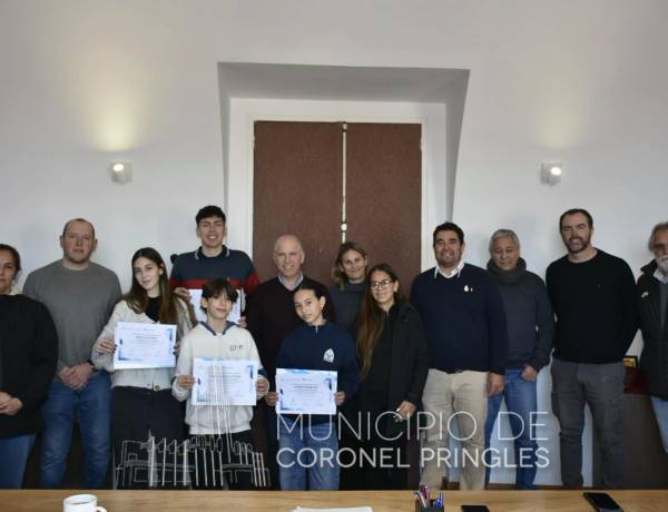 Entrega de Becas para Deportistas con Proyección al Alto Rendimiento