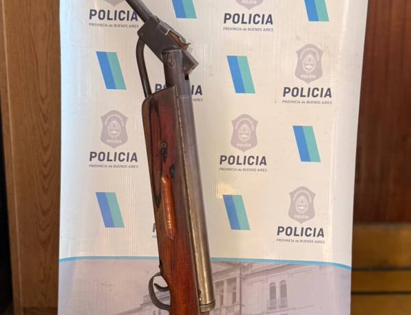 Policial: Dañan una cámara de seguridad y una luminaria