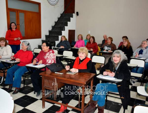 Comenzó un nueco Curso UPAMI de NUevas pantallas inteligentes y sus usos