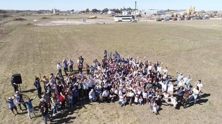 Comuna: Actos y plantación de árboles en el SIP 137º Aniversario de Coronel Pringles 