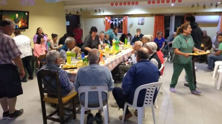Y dale alegría, alegría a mi corazón