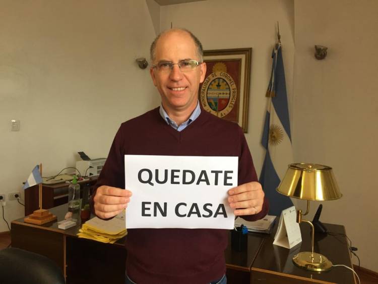 #QuedateEnCasa