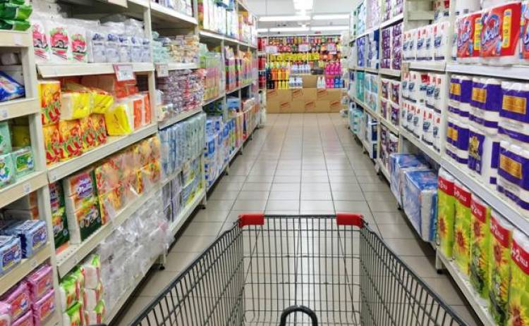 El relevamiento en comercios mostró el faltante de alcohol en gel y de productos