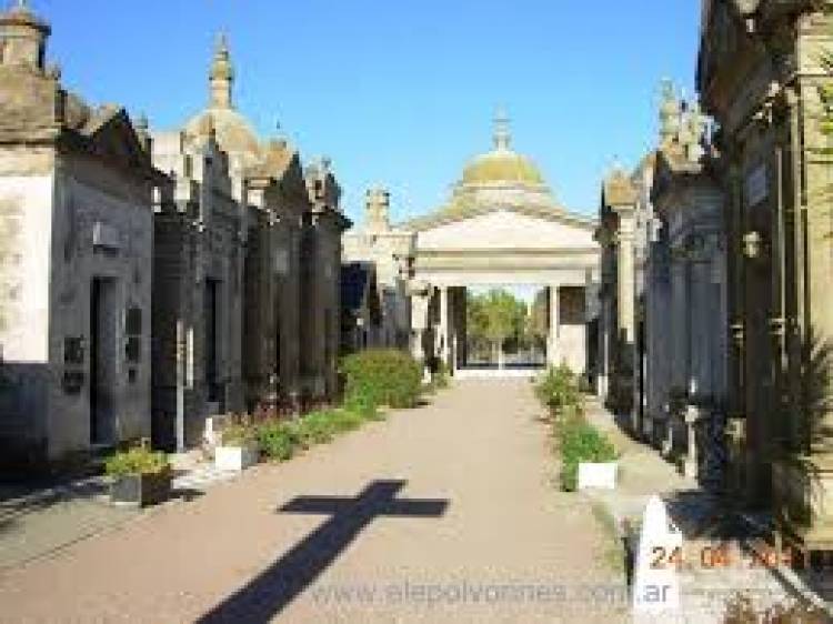 El lunes 27 reabre el cementerio