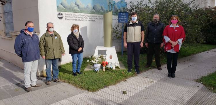 Los Sanmartinianos y Brownianos homenajearon a Aroldo Romano