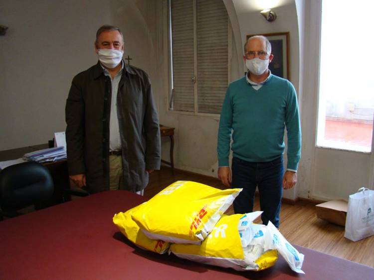 Guarco hizo una nueva donación de barbijos y vacunas al Municipio