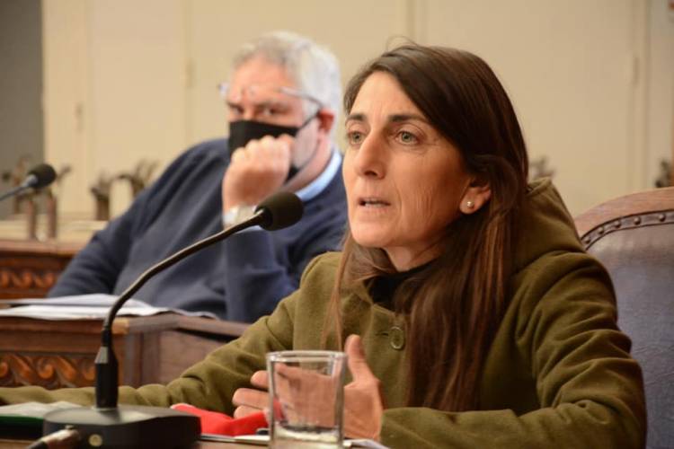 "La instalación de un punto limpio favorecería el desarrollo del programa de concientización"