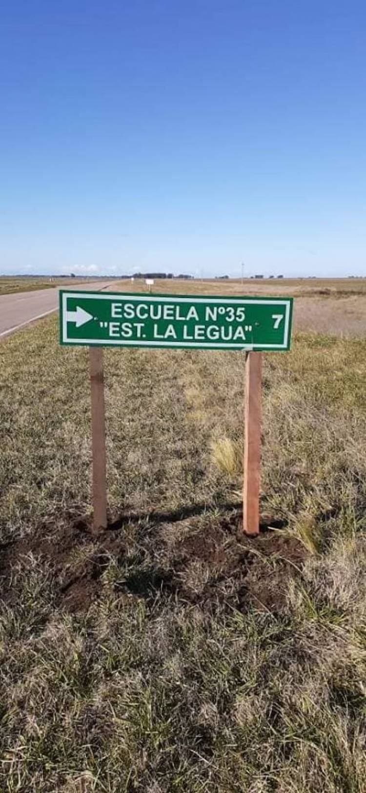 Se colocó cartelería vial en las escuelas rurales de nuestro Partido