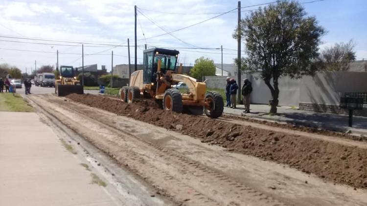 Comenzaron los trabajos para pavimentar la cuadra del Fortín