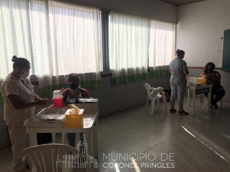 Comenzó la vacunación en la Técnica