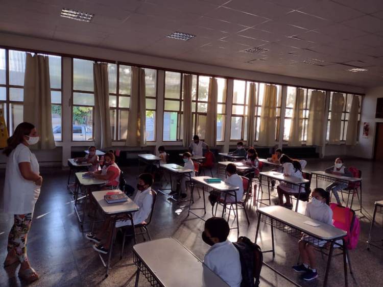 "La escuela lo que hace es volver al aula pero las clases nunca se dejaron de dar"